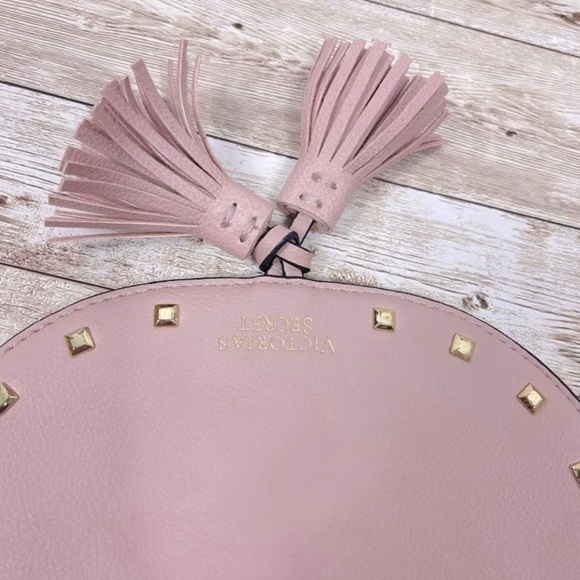 New with tags Victorias Secret crossbody - Picture 3 of 5